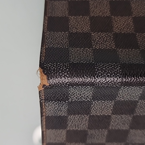 Louis Vuitton Damier Ebene Men's Wallet - Picture 4 of 10